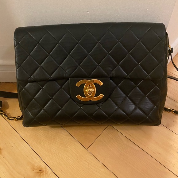 Chanel - Picture 3 of 11